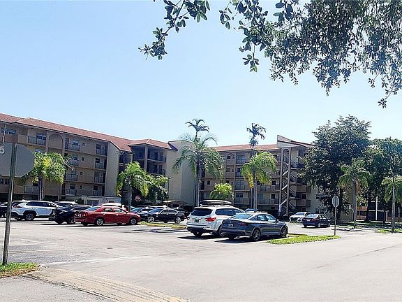2nd image of 3905 N Nob Hill Rd APT 510