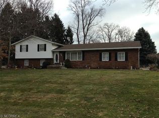 3277 Hampton St NW, Uniontown, OH 44685