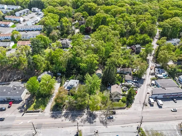 214 Putnam Pike, Johnston, RI 02919