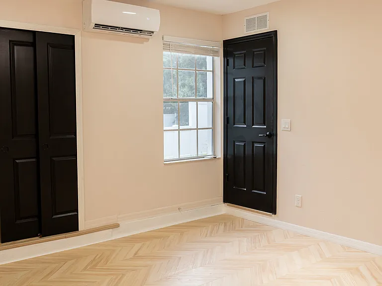 5401 Pullman Dr — Photo 9