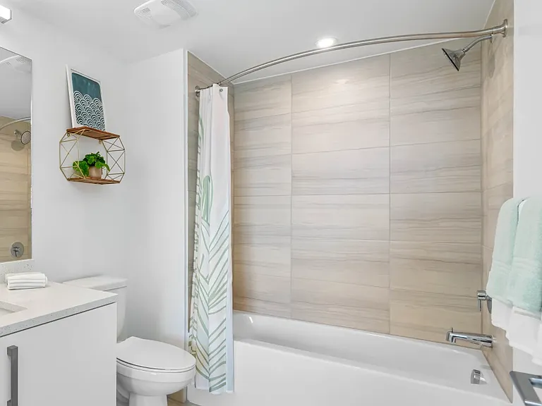 210 NE 1st Ave #583 — Photo 4
