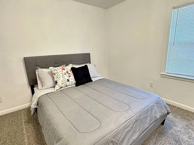 1212 NW Bessie Ave — Photo 13