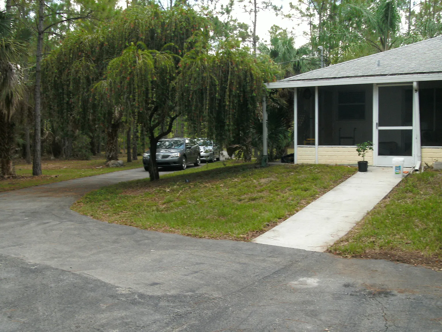 2 bed, 1.0 bath, 1008 sqft, $2,300 — Photo 2