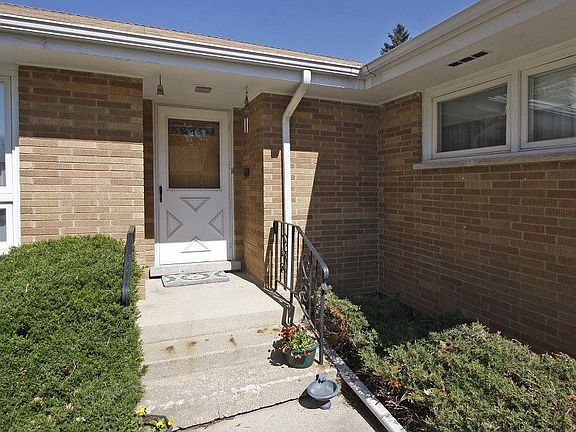 3rd image of 239 Tioga Ave