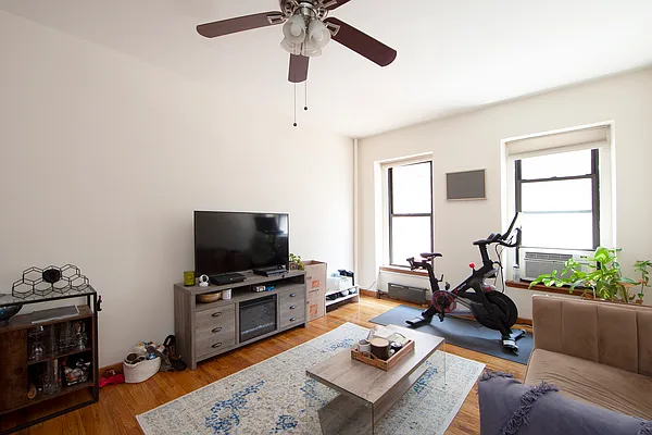 Rented by R New York | media 2