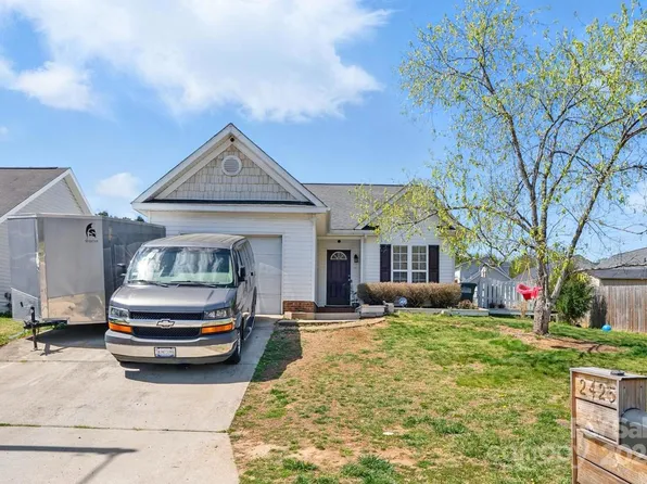 2425 Barkers Ridge Dr, Bessemer City, NC 28016