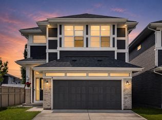 23 Red Sky Mnr NE, Calgary, AB T3N1N3
