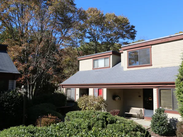 5 Heritage Hls #A, Somers, NY 10589