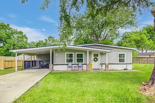 541 Circle Dr Photo 1