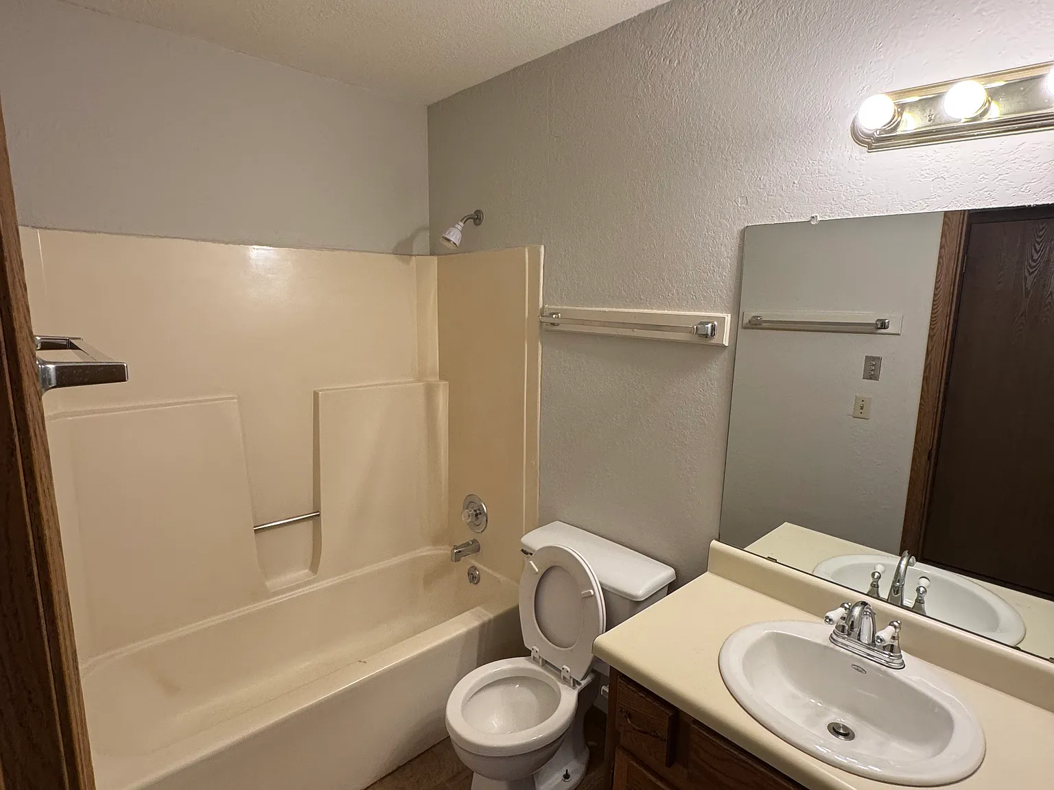 3 bed, 1150 sqft, $1,500 — Photo 4