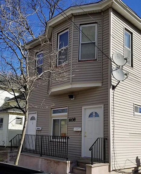 608 Emory St #2 — Photo 1