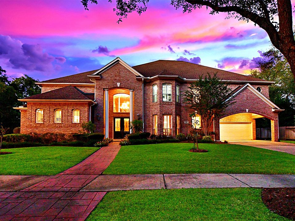 1st image of 45 Old Windsor Way
