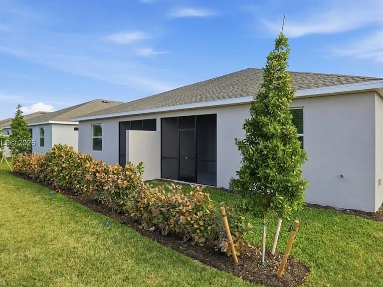 20511 Hazelnut Ct S #20511 — Photo 6