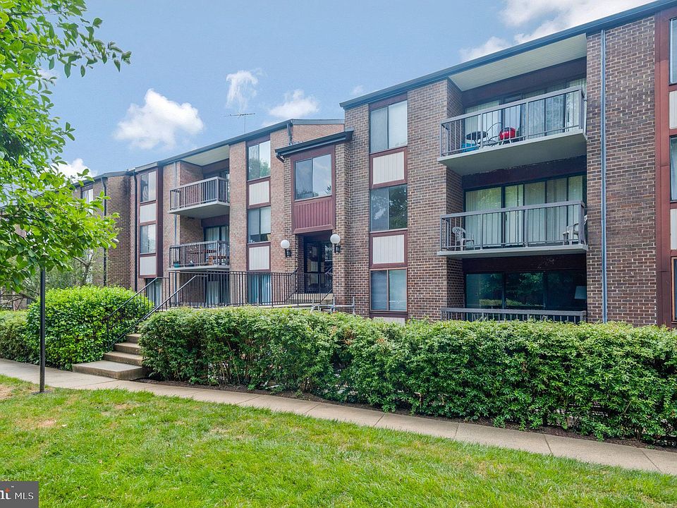1st image of 9702 Kingsbridge Dr APT 104
