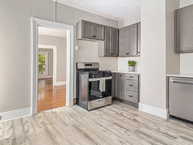 250 Paris Ave SE #3 — Photo 3