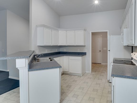 3rd image of 4593 Andover Woods Ct