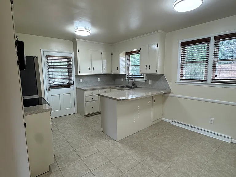 106 Bryant Rd — Photo 6