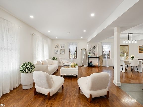 5th image of 8 Dean Ct