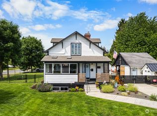 821 9th Ave NW, Puyallup, WA