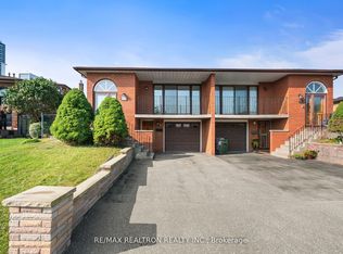 11 Hazelnut Cres, Toronto, ON M2J 4W2