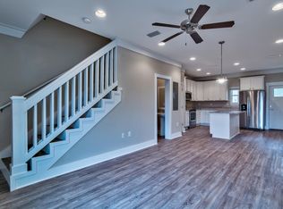 32 N Sand Palm Rd, Freeport, FL 32439