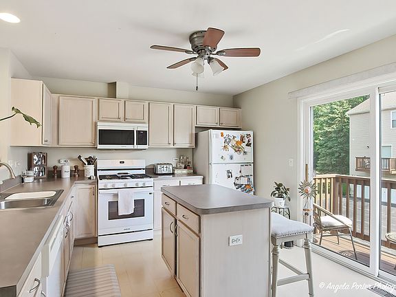 5th image of 34384 N Aster Ct