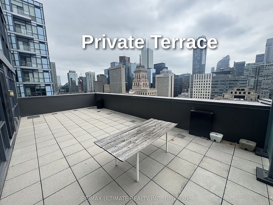 1st image of 210 Simcoe St #2002