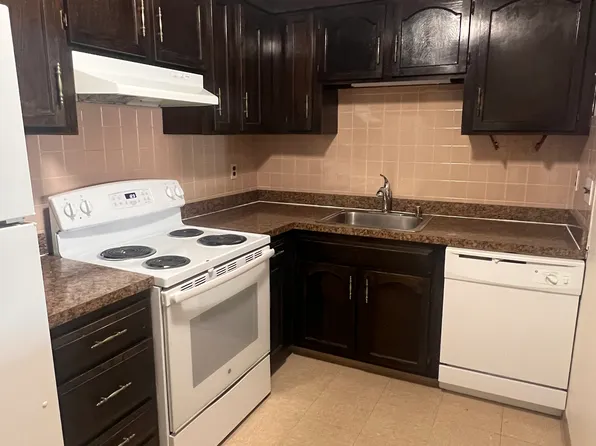 524 Main St #1L, Stoneham, MA 02180