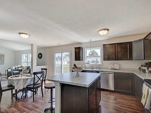 4th image of 1617 W Meyer Ln