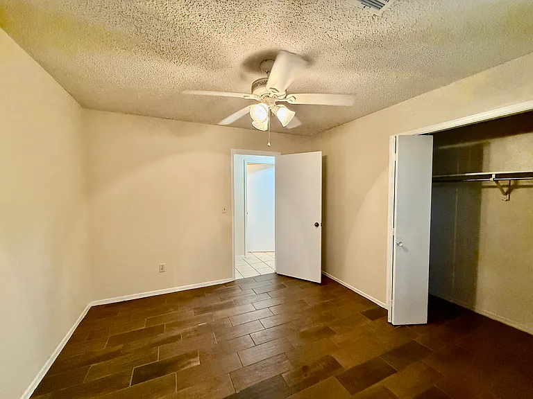 930 Century Dr — Photo 15