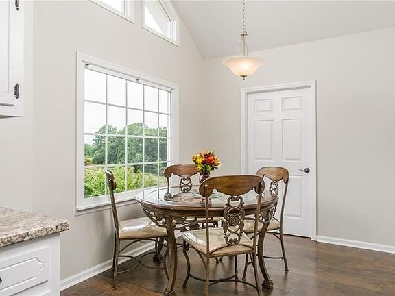 4th image of 4217 Benefield Rd