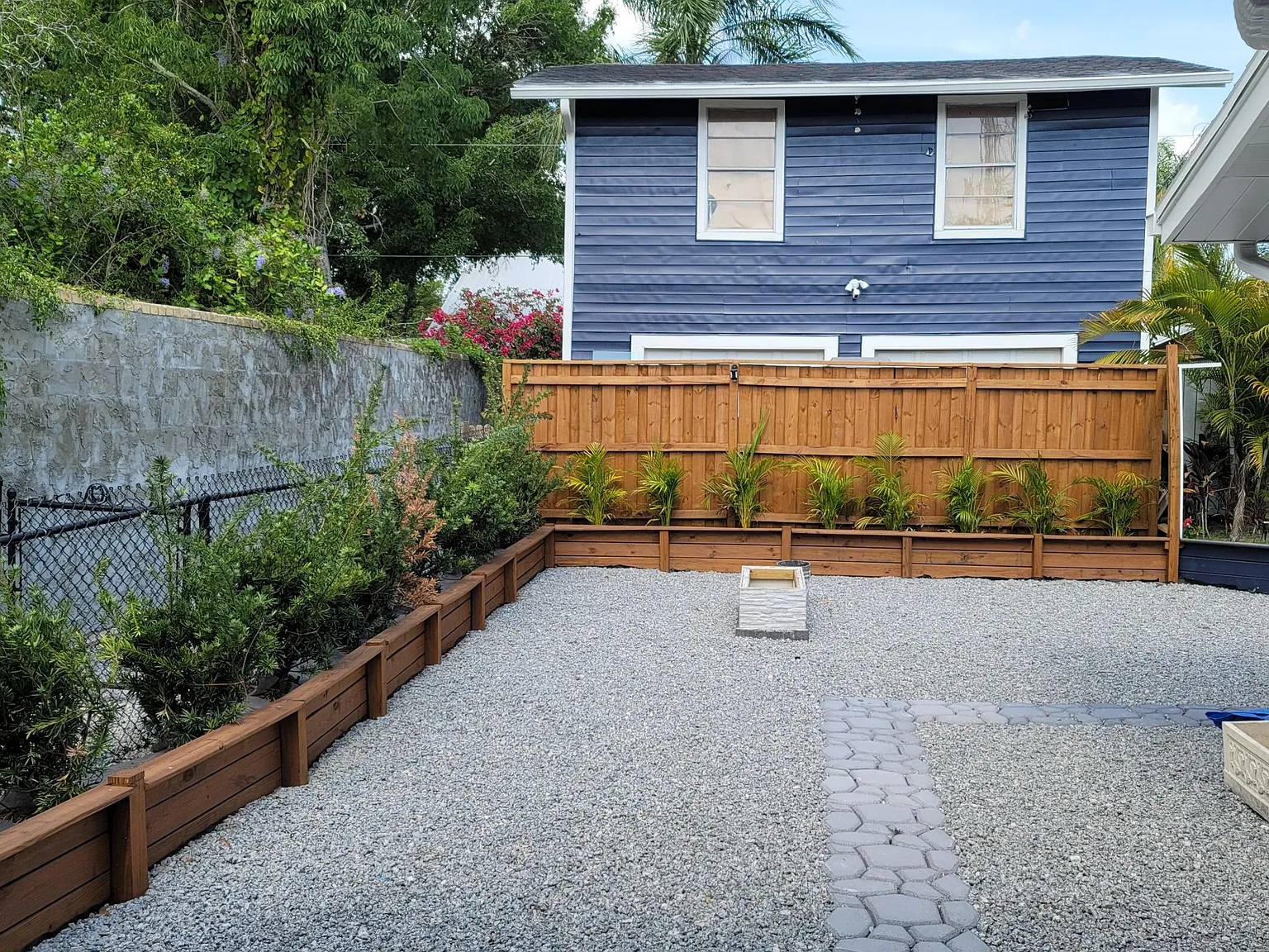 5117 N Suwanee Ave — Photo 2