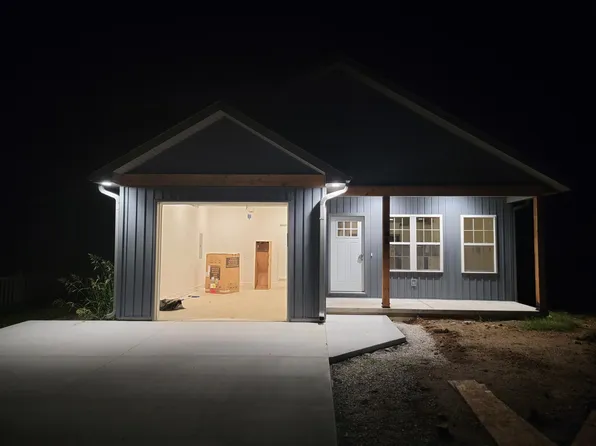 285 W Abbi Lane, Bolivar, MO 65613