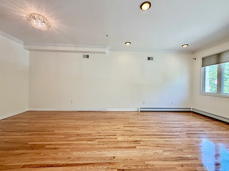 204 Sneden Ave #2 — Photo 5