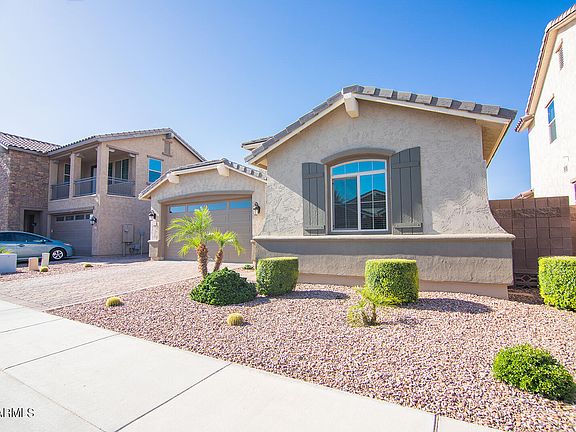 3rd image of 219 E HORSESHOE Drive