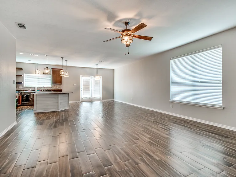 2038 Allyson Dr — Photo 3