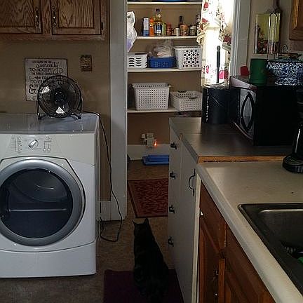 kitchen /washer dryer,pantry