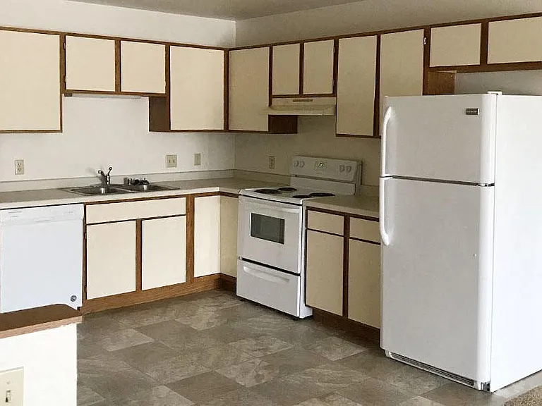 700 E Linton Ave — Photo 2