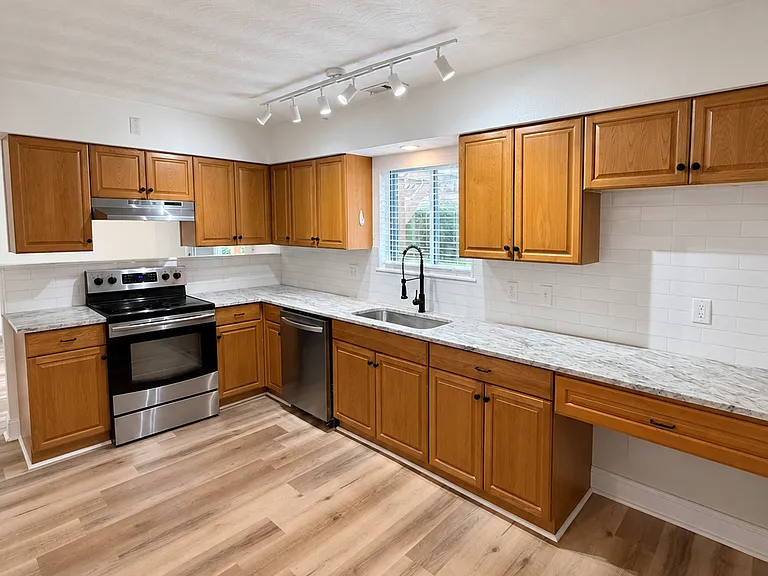 417 Ticonderoga Rd — Photo 2