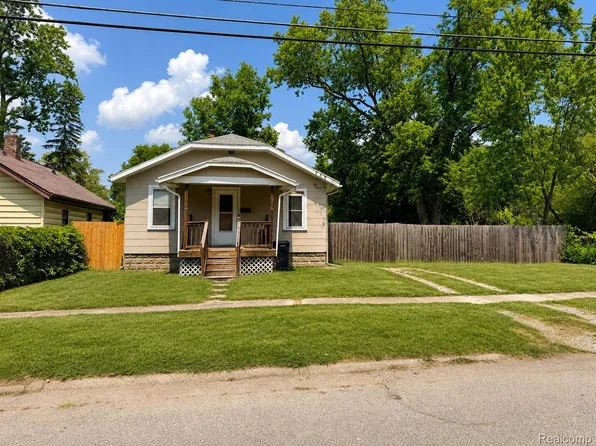 926 Clinton St, Flint, MI 48507