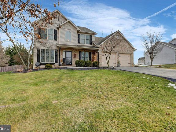 2nd image of 18 N Strawberry Hill Dr #34