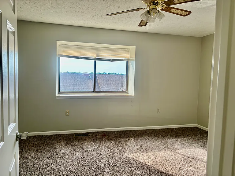 3660 Walden Dr — Photo 14