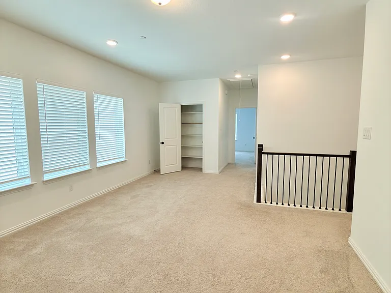 1210 Daybreak Dr — Photo 16