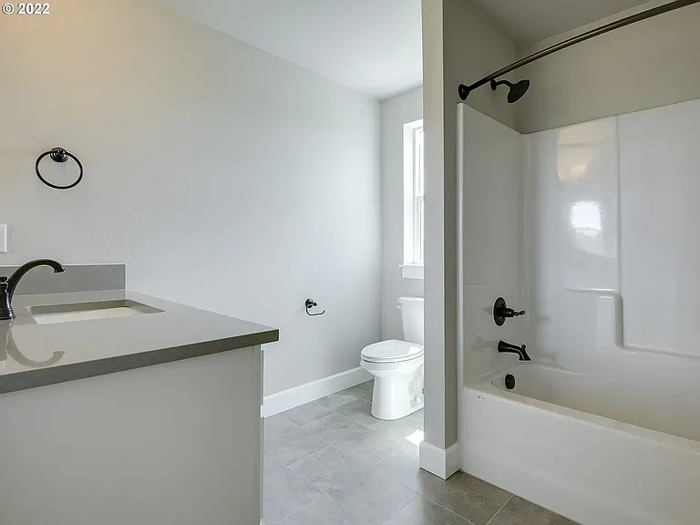 2913 NW Onsdorff Blvd — Photo 9
