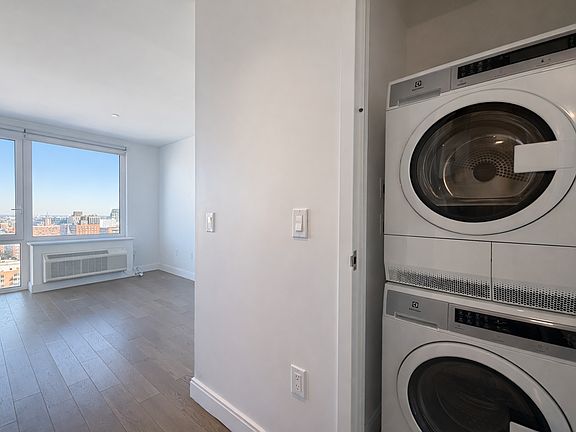 4th image of 152-11 89th Ave Studio 1