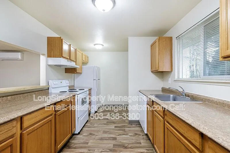 2 bed, 1.0 bath, 849 sqft, $1,495 — Photo 1
