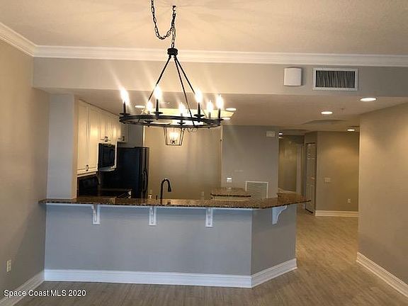 3rd image of 93 Delannoy Ave APT 704