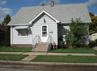 607 4th St SE, Rugby, ND 58368