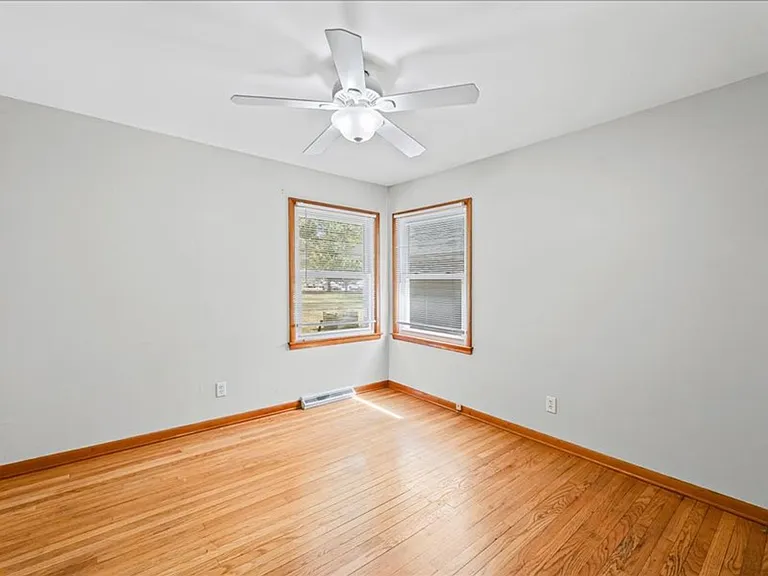 101 W Cypress St — Photo 16
