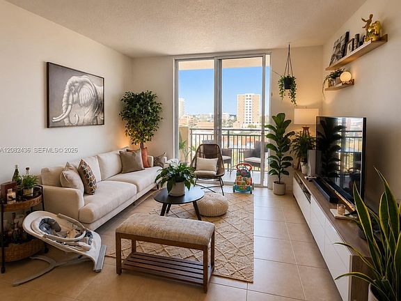 4th image of 215 SW 42nd Ave APT 803